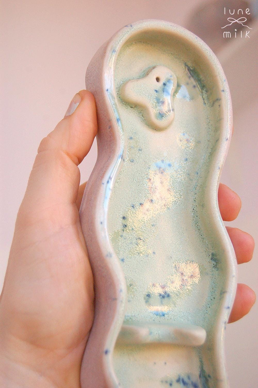 Handmade porcelain stoneware ceramic organic shape irregular waved incense holder,high temperature clay matte pastel glaze colors,palo santo