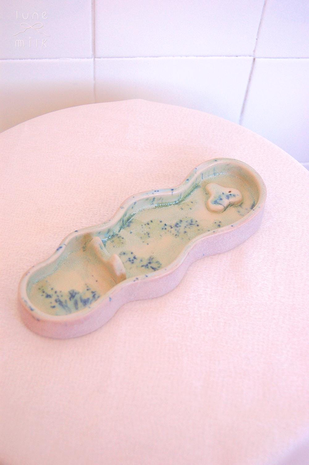 Handmade porcelain stoneware ceramic organic shape irregular waved incense holder,high temperature clay matte pastel glaze colors,palo santo